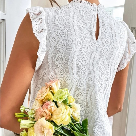 Black butterfly sleeve lace blouse - Picture 7 of 12